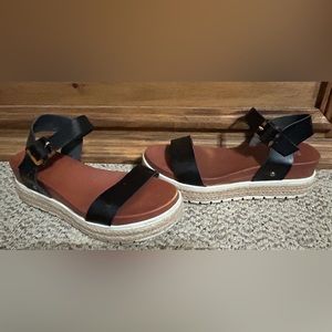 Black Mia Sandals, size 8